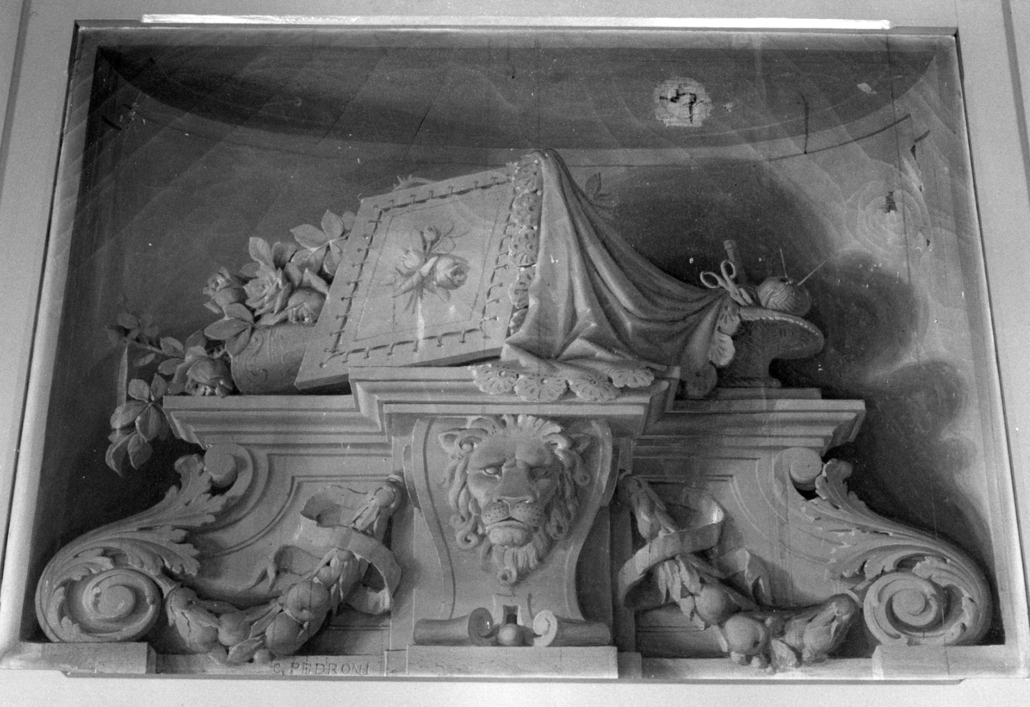 simboli del ricamo e del cucito (dipinto, opera isolata) di Pedroni C (prima metà sec. XX)