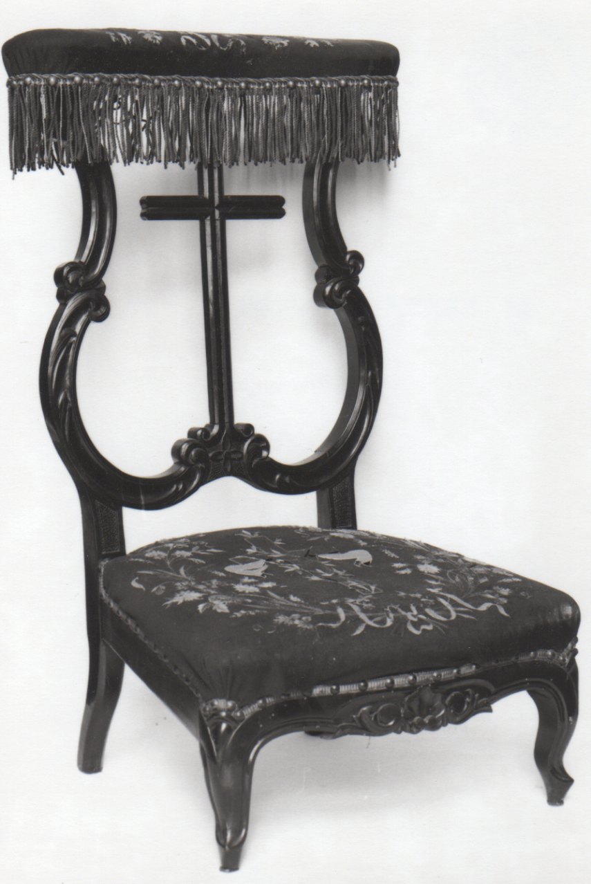 inginocchiatoio, opera isolata - bottega piemontese (fine/inizio secc. XIX/ XX)