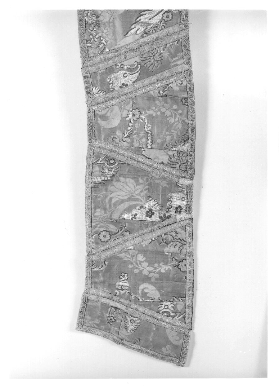 parato da chiesa, elemento d'insieme - manifattura italiana (?) (primo quarto, ultimo quarto sec. XVIII, sec. XX)