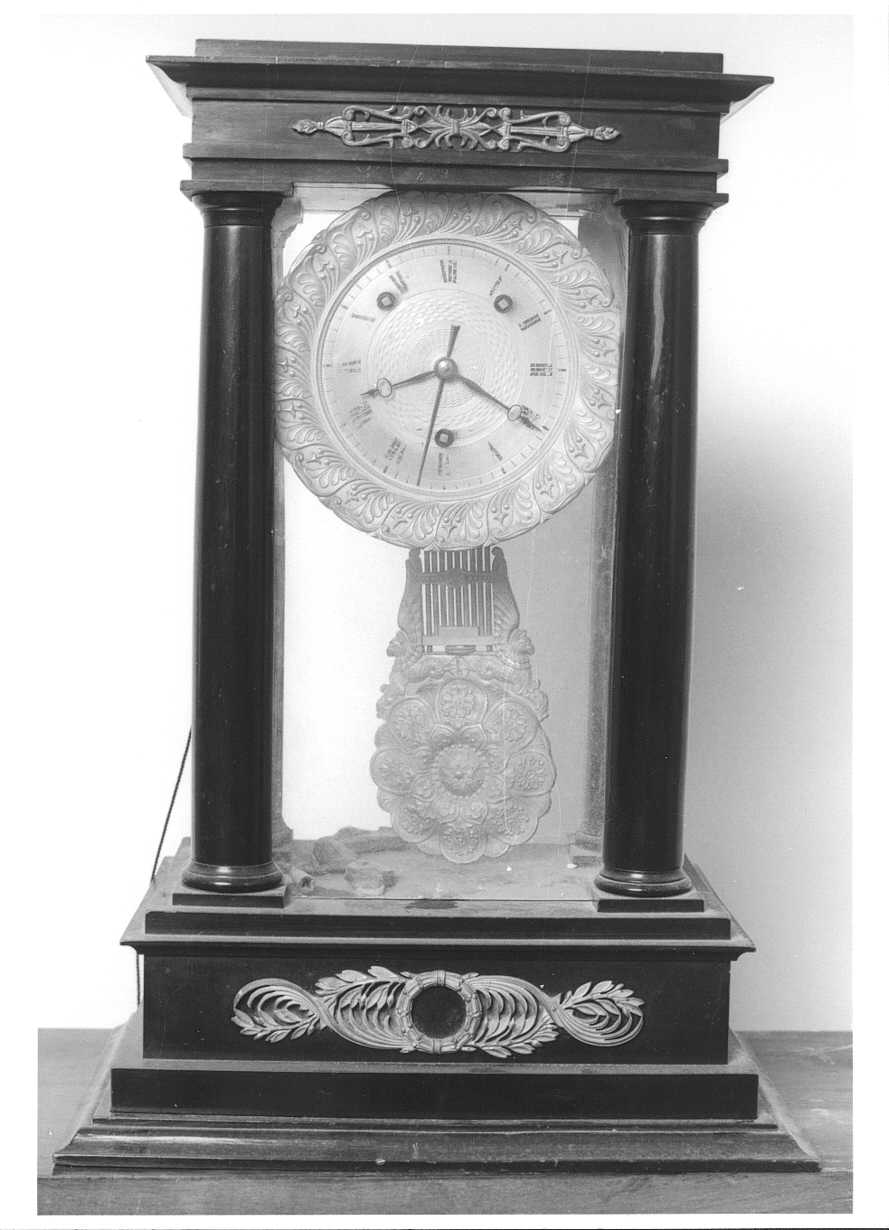 orologio - da tavolo, opera isolata - manifattura francese (?) (secondo quarto sec. XIX)