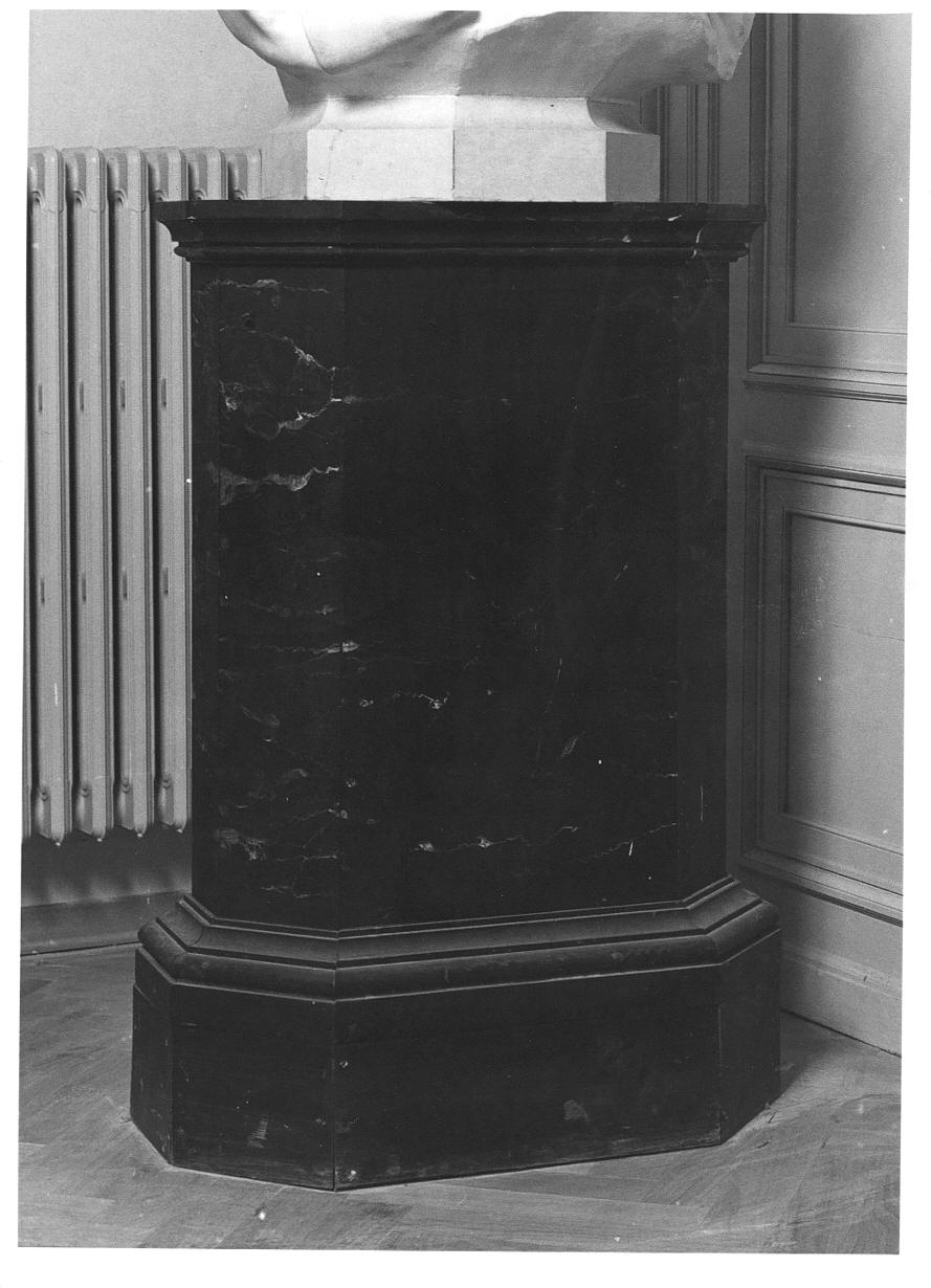 base di scultura, opera isolata - produzione piemontese (sec. XIX)