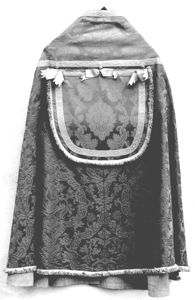 piviale, opera isolata - manifattura italiana (seconda metà, seconda metà sec. XVI, sec. XIX)