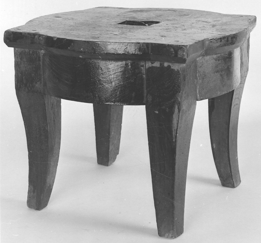 sgabello, opera isolata - bottega della Valsesia (seconda metà sec. XVIII)