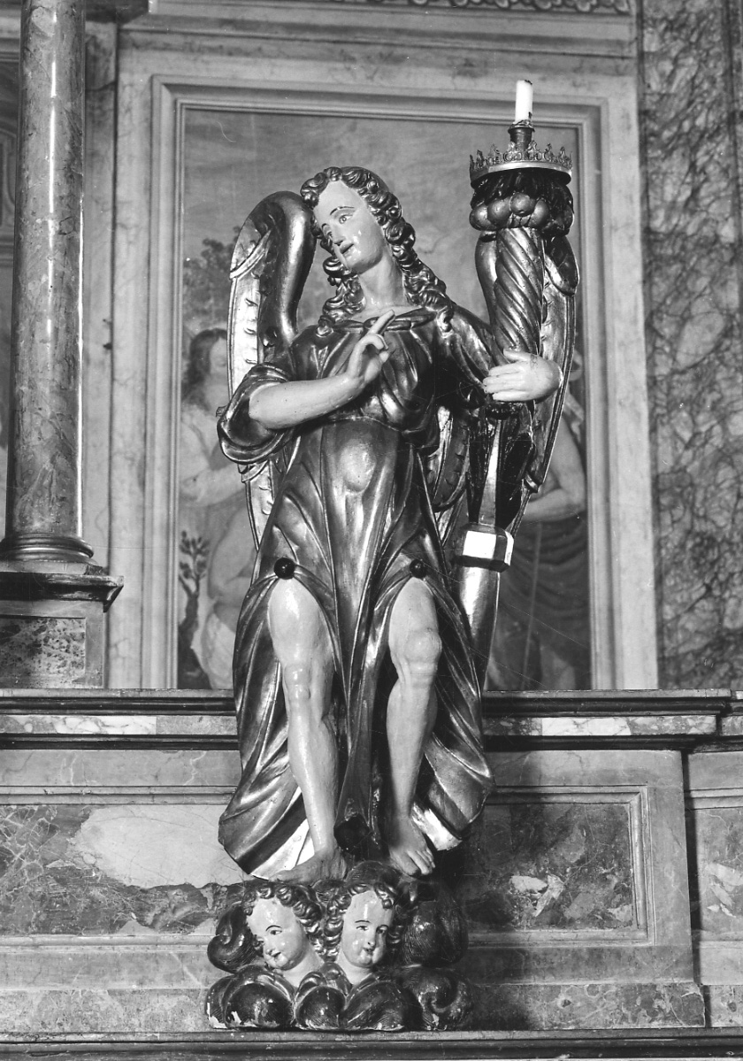 angelo reggicandelabro (candelabro - a statua, serie) - ambito della Valsesia (seconda metà sec. XVII)