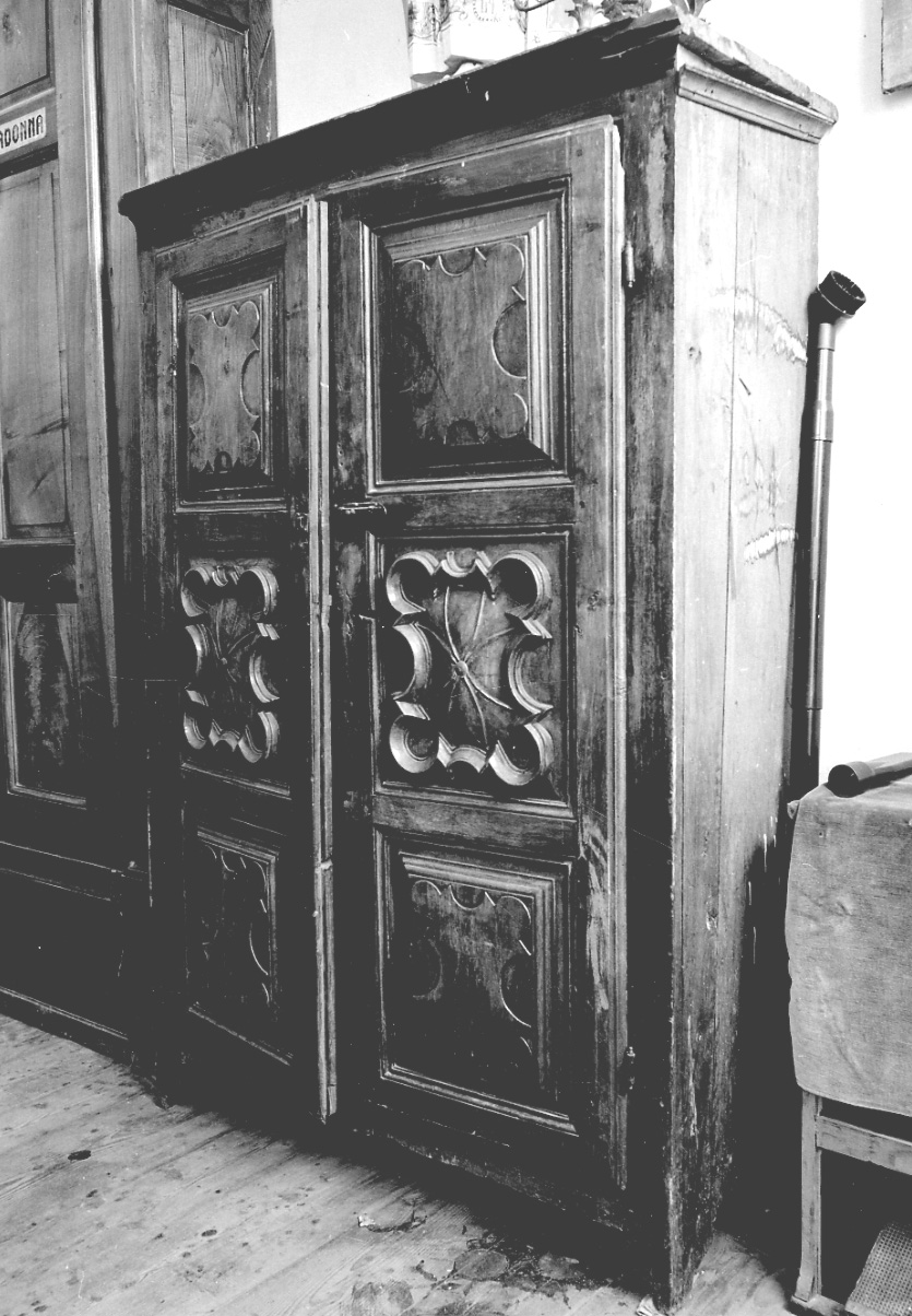 armadio, opera isolata - bottega della Valsesia (prima metà sec. XVIII)