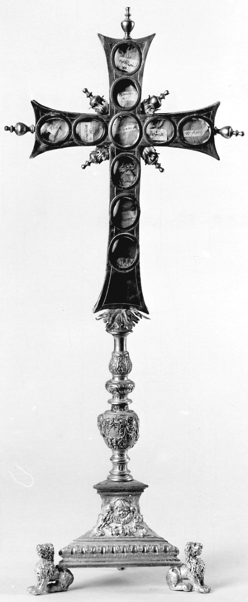 reliquiario - a croce, opera isolata - bottega della Valsesia (secondo quarto sec. XVII)