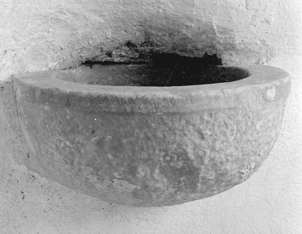 acquasantiera da parete, opera isolata - bottega della Valsesia (sec. XVII)