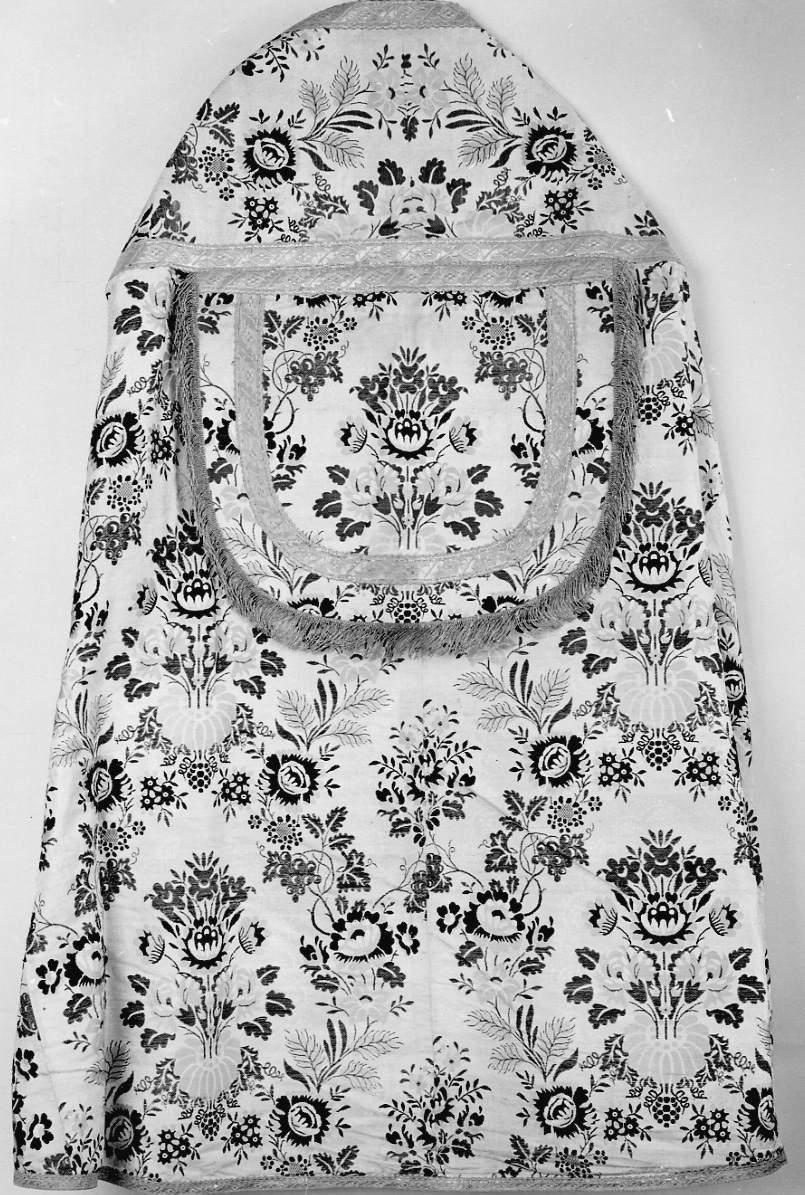 piviale, opera isolata - manifattura lombardo-piemontese (seconda metà sec. XIX)