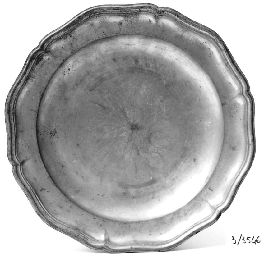 piatto, opera isolata di Metra Giovanni Battista (seconda metà sec. XVIII)