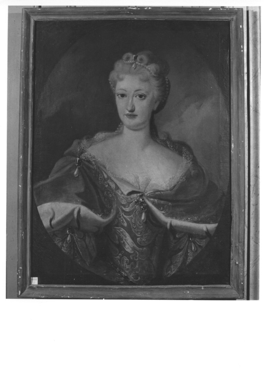 ritratto femminile (dipinto, opera isolata) - ambito piemontese (sec. XVIII)