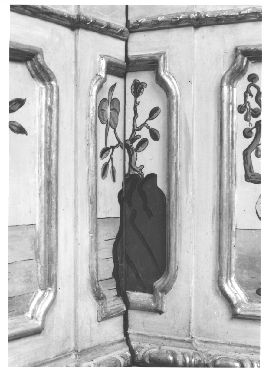 volatili e animali con vegetazione orientaleggiante (dipinto, elemento d'insieme) di Wehrlin Cristiano (terzo quarto sec. XVIII)