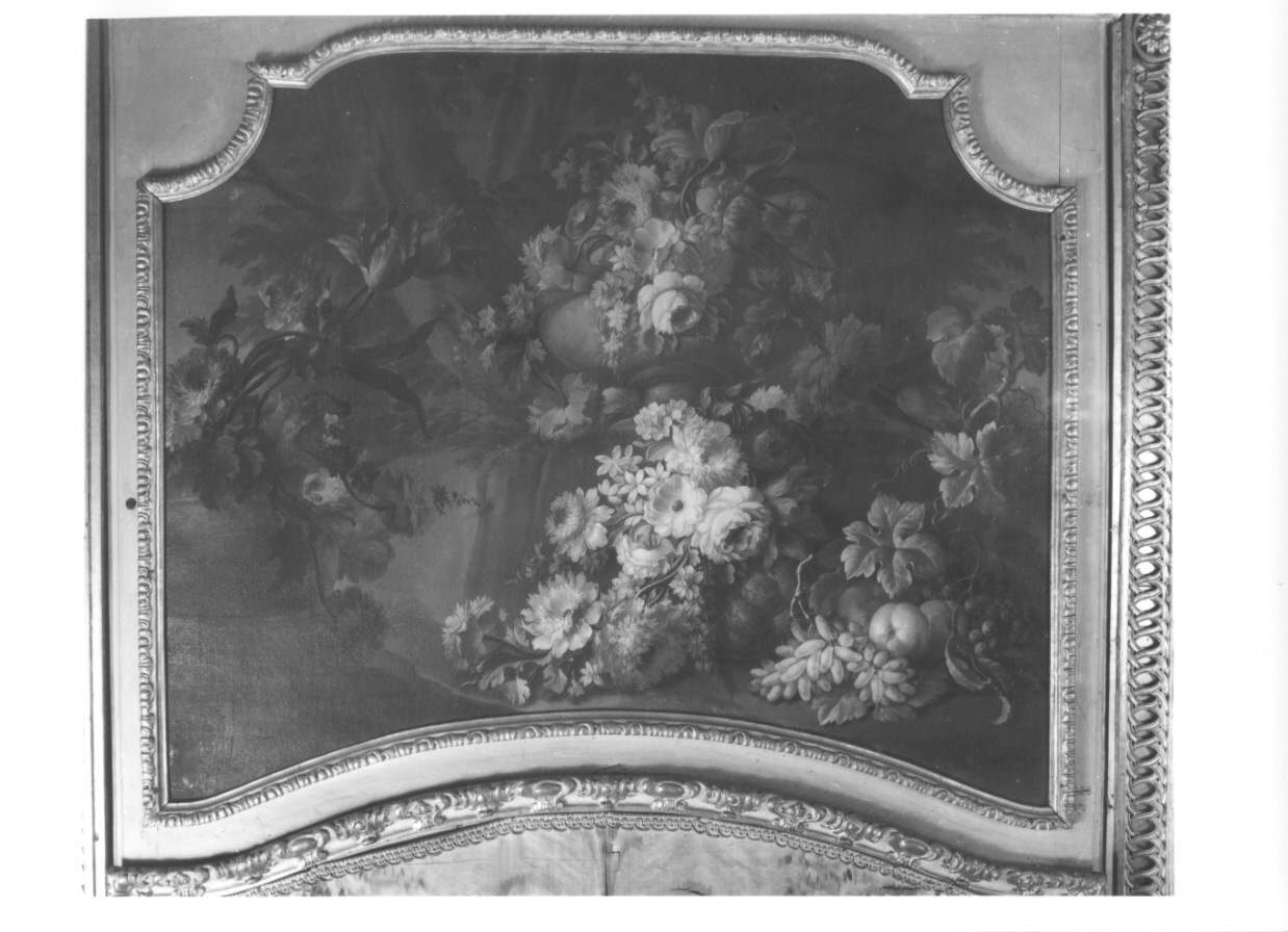 VASO CON FIORI (sovrapporta, opera isolata) di Rapous Michele Antonio Giuseppe (terzo quarto sec. XVIII)