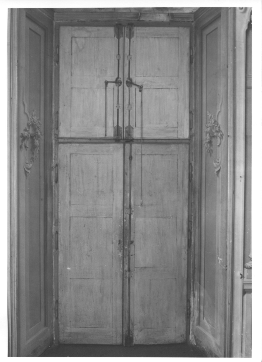 scuro di finestra, serie di Perego Gaetano (attribuito) - ambito piemontese (terzo quarto sec. XVIII)
