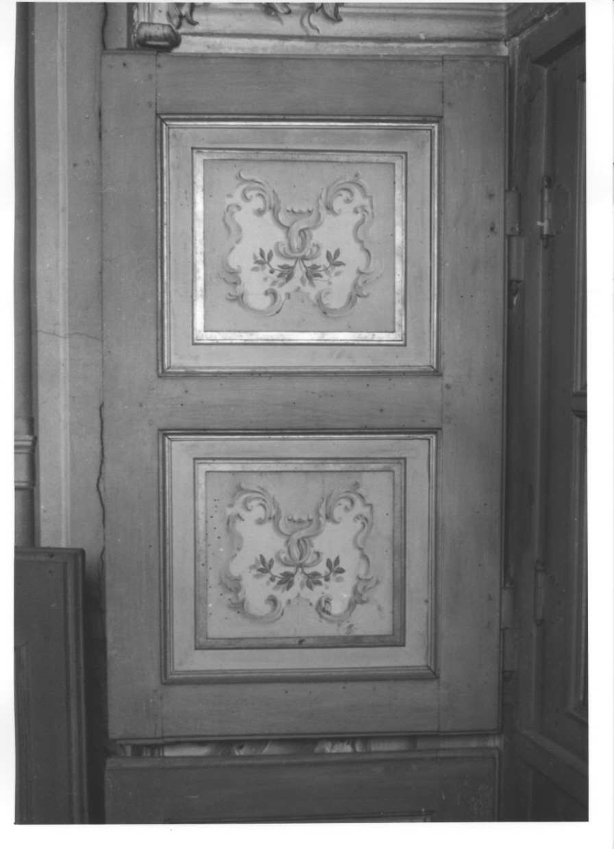 motivi decorativi vegetali (scuro di finestra, elemento d'insieme) di Perego Gaetano (attribuito) - ambito piemontese (terzo quarto sec. XVIII)