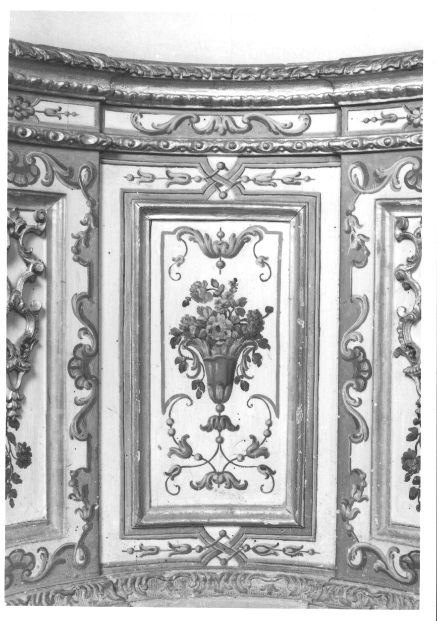 VASO CON FIORI (elemento decorativo, elemento d'insieme) di Fariano Giovanni Francesco (secondo quarto sec. XVIII)