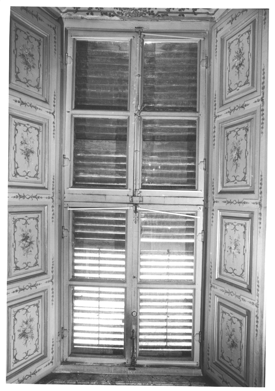 finestra, opera isolata - ambito piemontese (secondo quarto sec. XVIII)