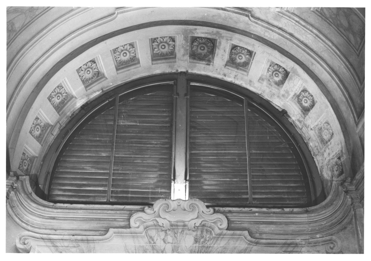 porta finestra, opera isolata - ambito piemontese (secondo quarto sec. XVIII)