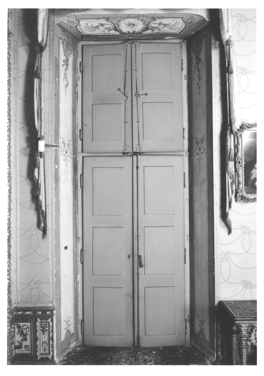 scuro di porta finestra, insieme - ambito piemontese (secondo quarto sec. XVIII)