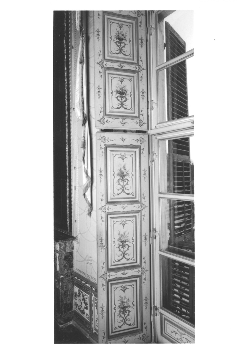 MOTIVI DECORATIVI VEGETALI (scuro di porta finestra, elemento d'insieme) - ambito piemontese (primo quarto sec. XX)