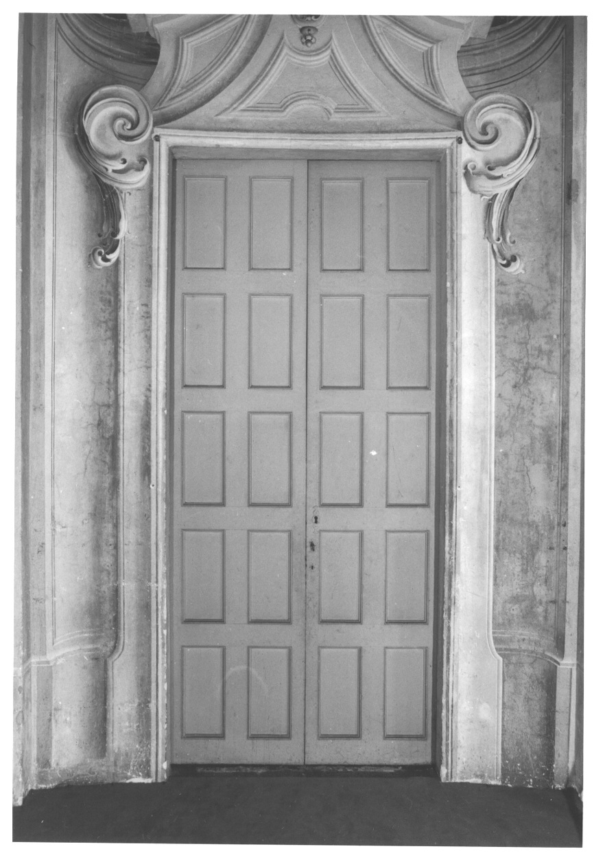 porta - a due battenti, opera isolata - ambito piemontese (secondo quarto sec. XVIII)