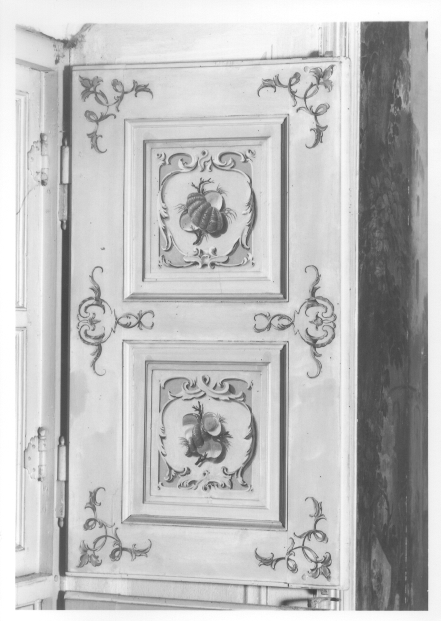 NATURA MORTA CON CONCHIGLIE E CORALLI (scuro di porta finestra, elemento d'insieme) di Antoniani Francesco - ambito piemontese (metà sec. XVIII)