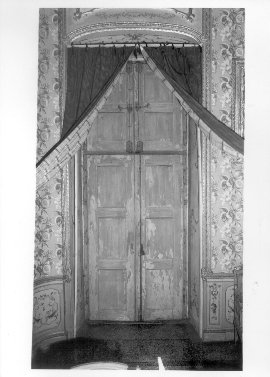 GROTTESCHE (scuro di finestra, insieme) di Pozzo Giovanni Pietro, Pozzo Pietro Antonio - bottega piemontese (metà sec. XVIII)