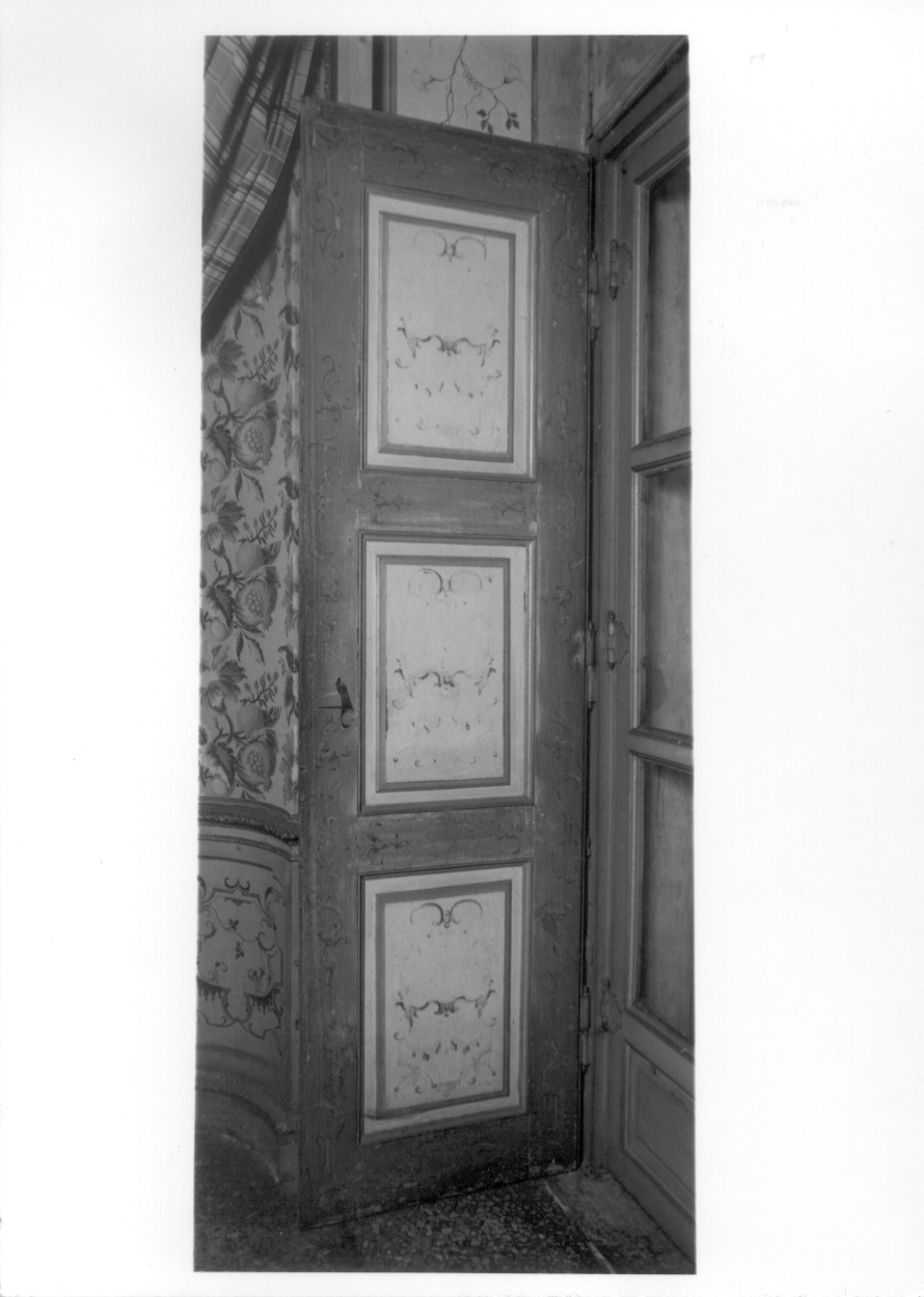 GROTTESCHE (scuro di finestra, elemento d'insieme) di Pozzo Giovanni Pietro, Pozzo Pietro Antonio - bottega piemontese (metà sec. XVIII)
