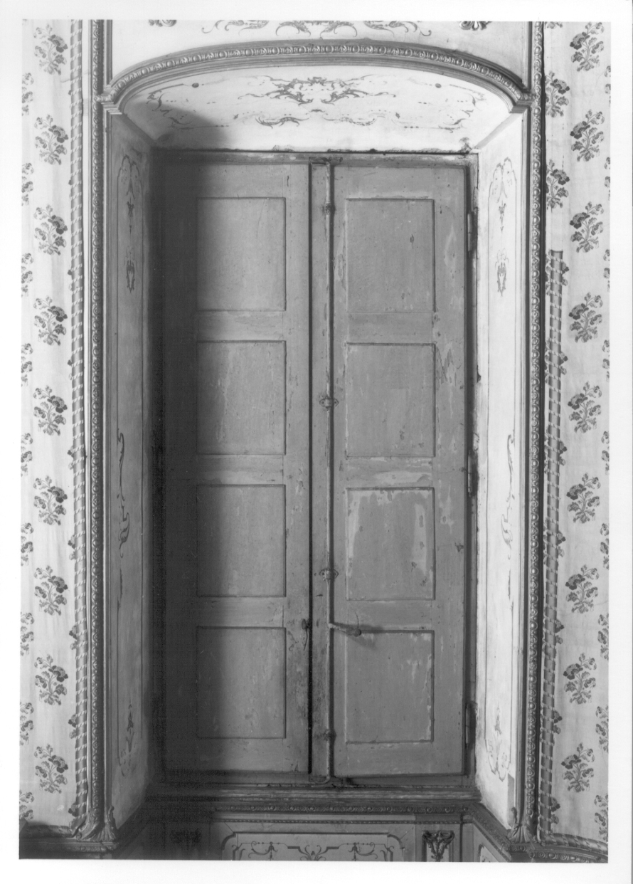 GROTTESCHE (scuro di finestra, opera isolata) di Pozzo Giovanni Pietro (attribuito), Pozzo Pietro Antonio (attribuito) (terzo quarto sec. XVIII)
