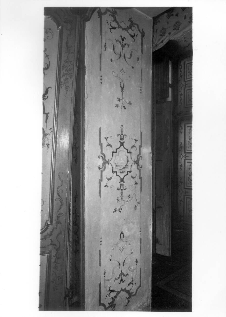 GROTTESCHE (stipite di porta, opera isolata) di Pozzo Giovanni Pietro (attribuito), Pozzo Pietro Antonio (attribuito) (terzo quarto sec. XVIII)