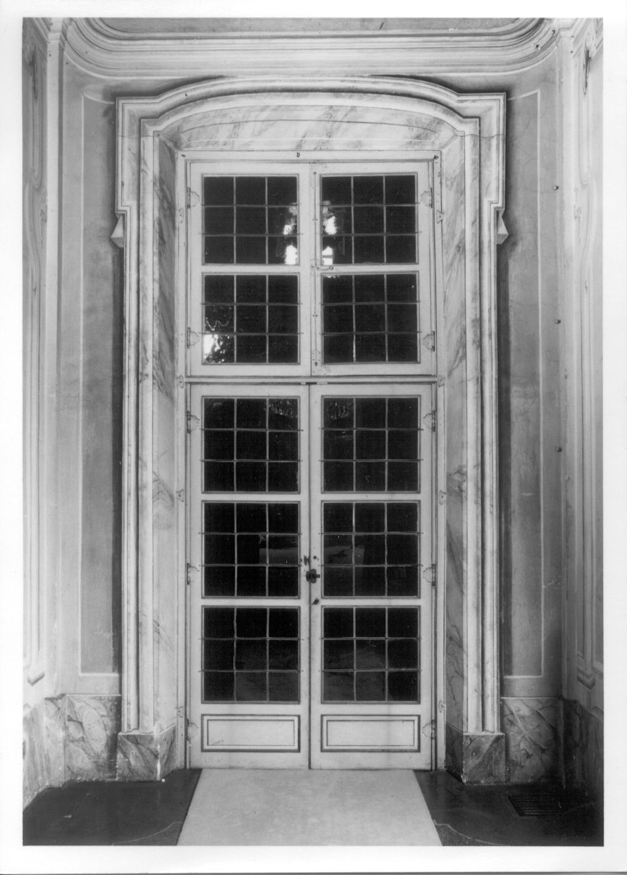 finestra, opera isolata - ambito piemontese (secondo quarto sec. XVIII)