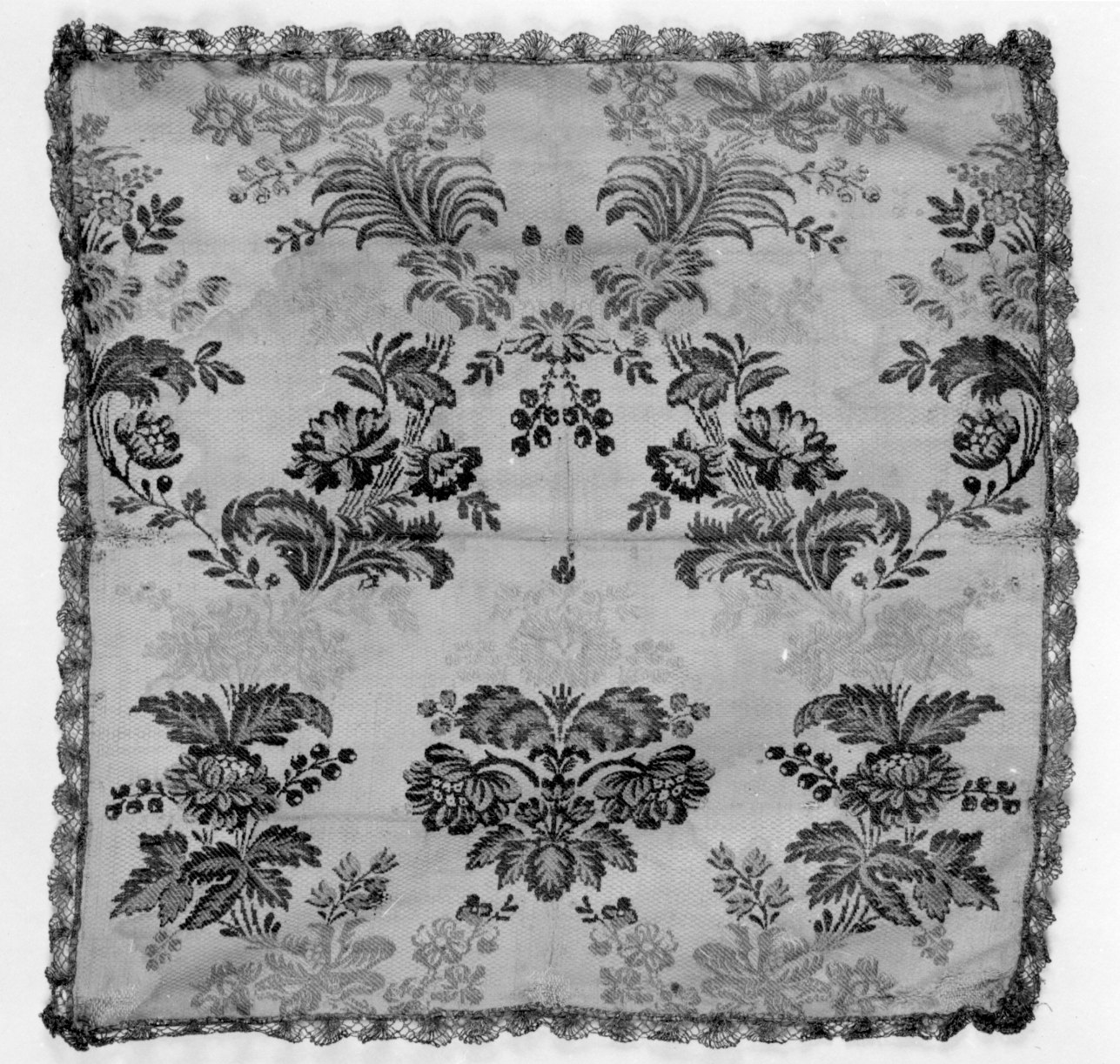 velo di calice, opera isolata - manifattura Italia settentrionale (secondo quarto sec. XVIII)