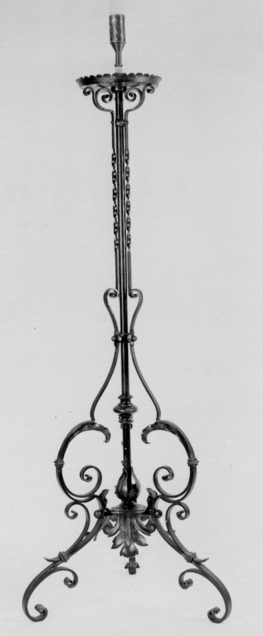 candelabro, serie - bottega lombardo-piemontese (primo quarto sec. XX)