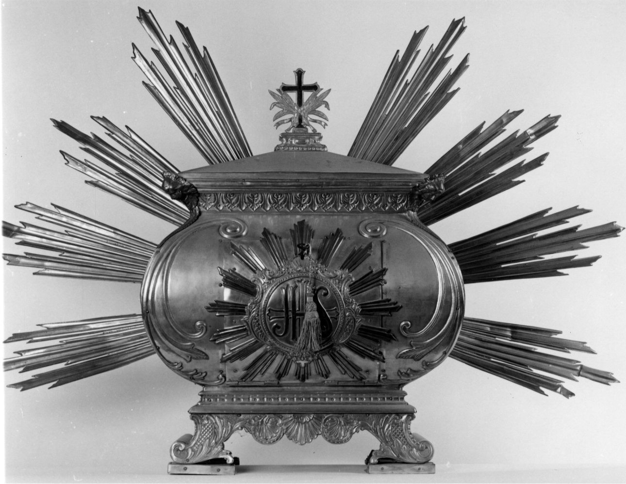 monogramma cristologico (urna, opera isolata) - bottega lombardo-piemontese (seconda metà sec. XIX)