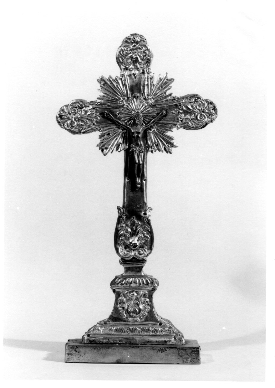 Cristo crocifisso trionfante (croce da tavolo, opera isolata) - bottega lombarda (seconda metà sec. XVIII)