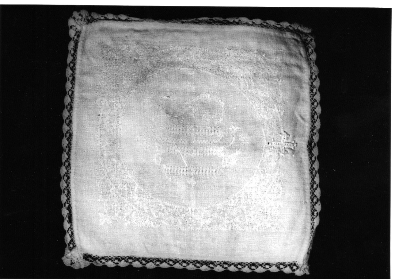 monogramma cristologico (palla, opera isolata) - manifattura novarese (fine/inizio secc. XIX/ XX)