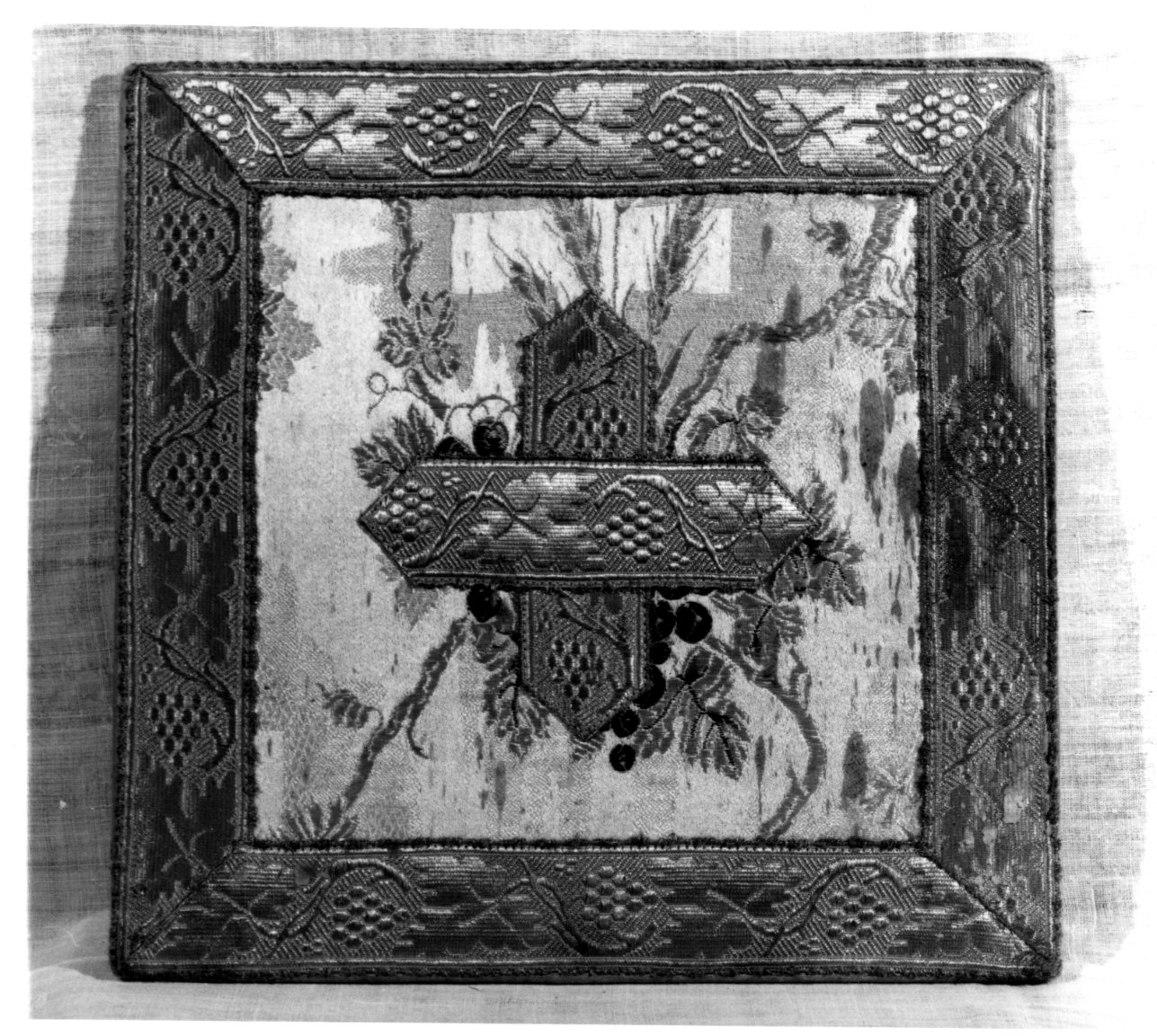 borsa del corporale, opera isolata - manifattura novarese (inizio sec. XX)