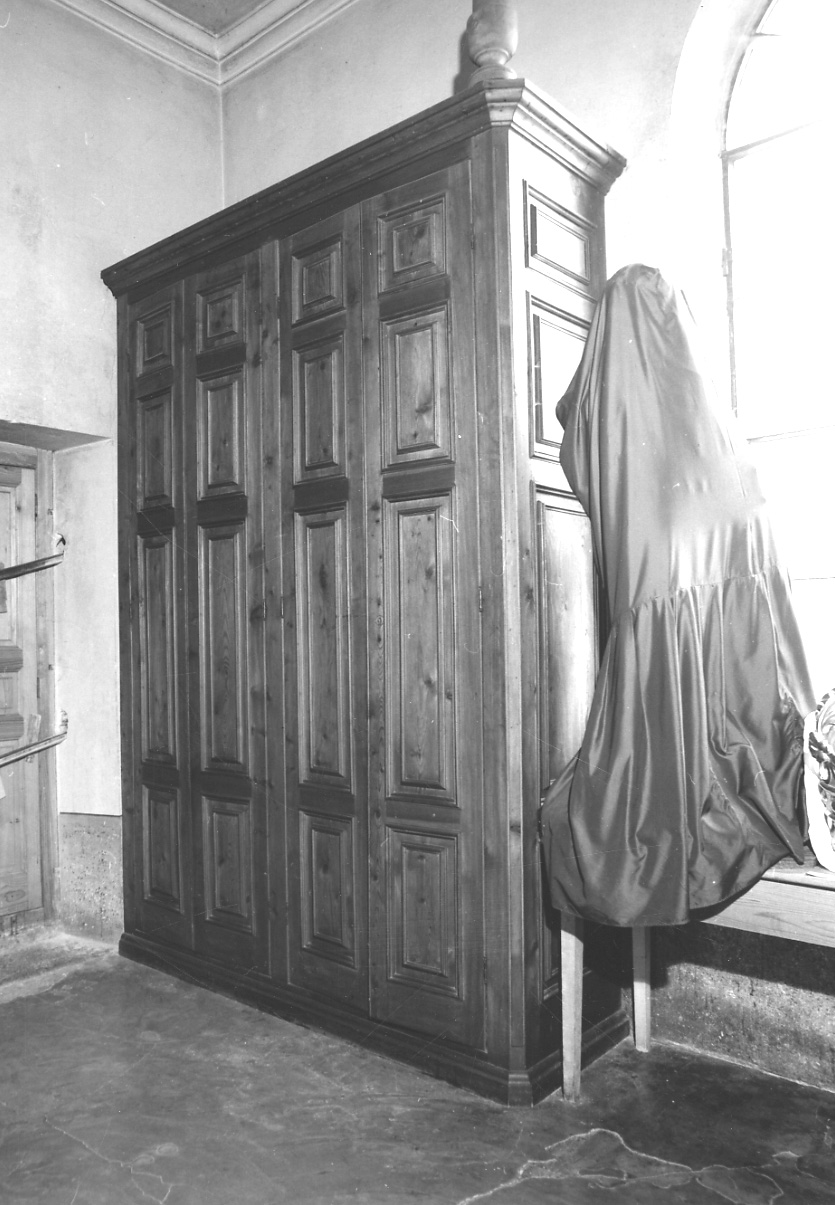 armadio, opera isolata - bottega della Val Formazza (ultimo quarto sec. XIX)