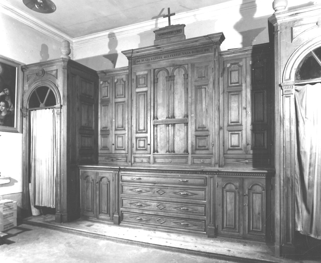 armadio da sacrestia, opera isolata - bottega della Val Formazza (fine sec. XIX)