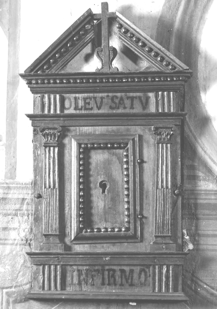 armadietto per oli santi, opera isolata - bottega della Val Formazza (seconda metà sec. XVII)