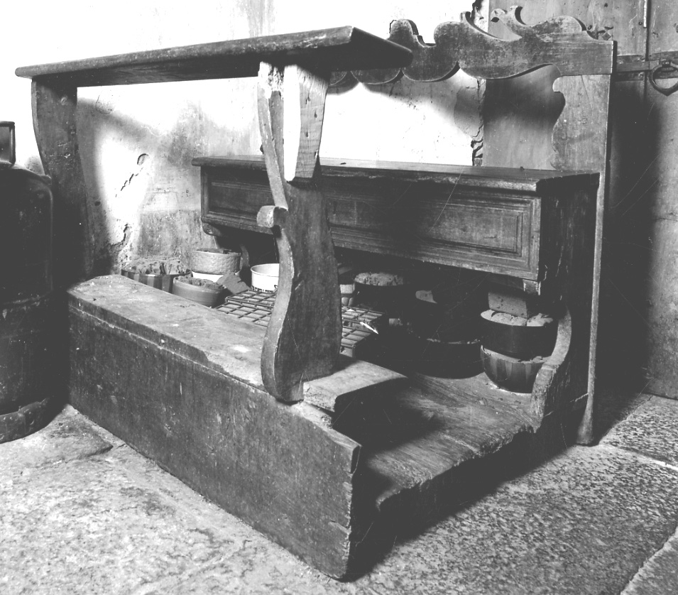 banco da chiesa, opera isolata - bottega della Val Formazza (seconda metà sec. XVII)