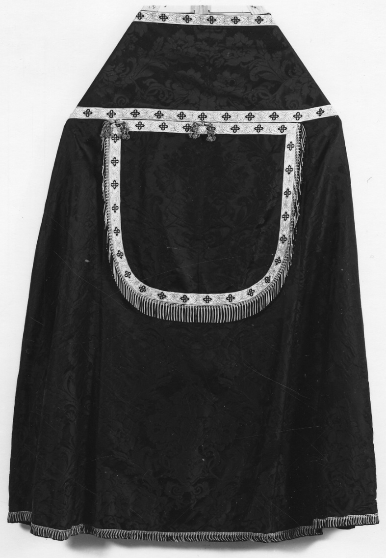 piviale, opera isolata di Cacciuottolo F (primo quarto sec. XX)