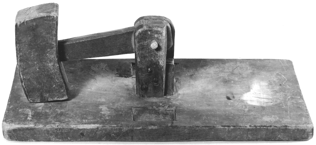 raganella, opera isolata - ambito ossolano (prima metà sec. XX)