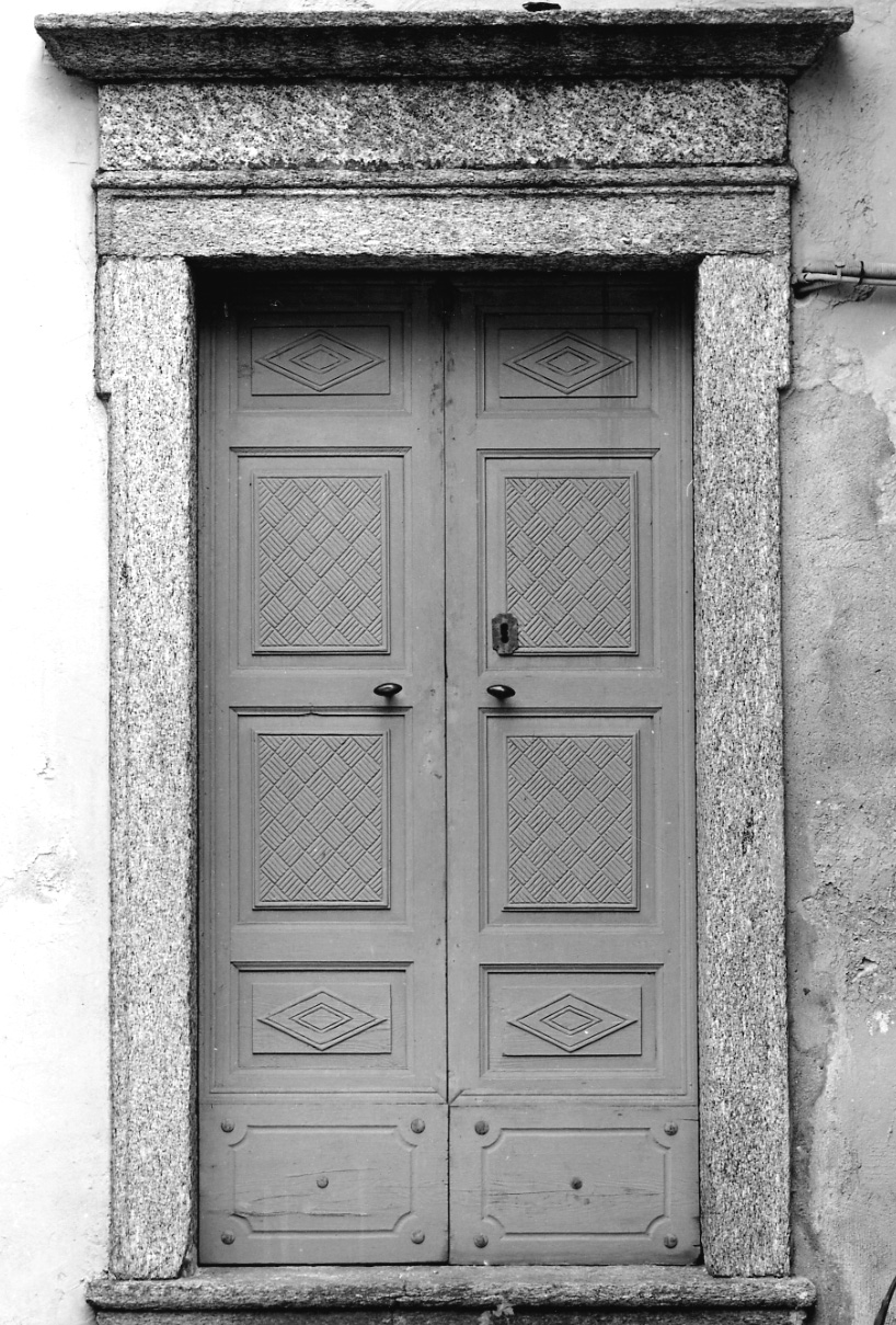 porta, opera isolata - ambito ossolano (ultimo quarto sec. XIX)