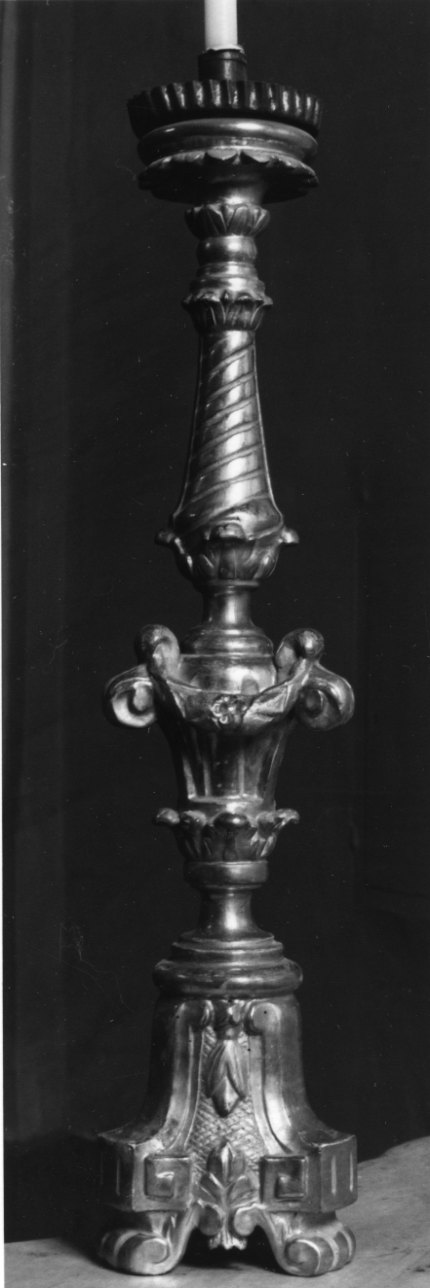 motivi decorativi vegetali stilizzati (candeliere d'altare, serie) - bottega della Valle di Susa (seconda metà sec. XIX)