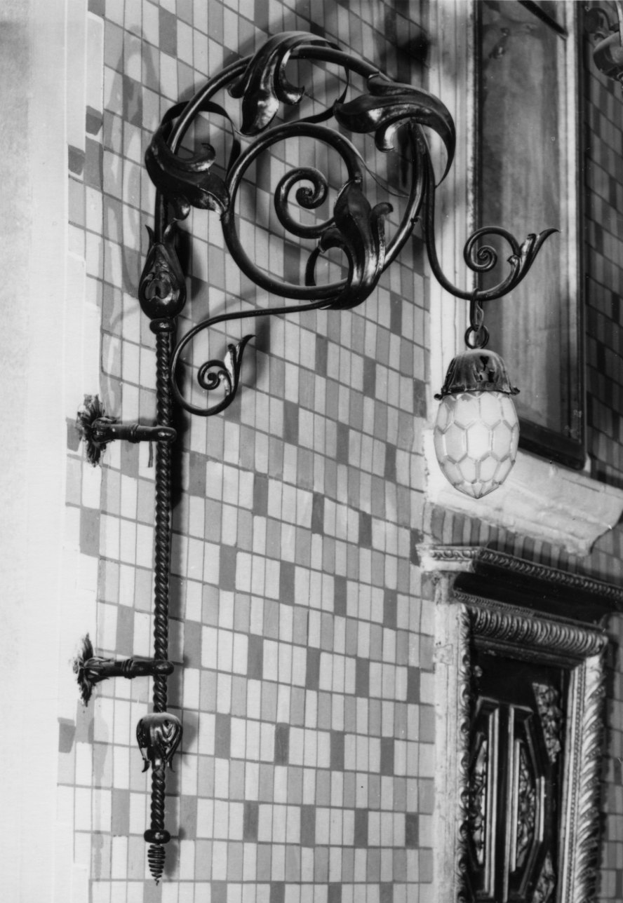 portalampade da chiesa, serie - bottega della Valle di Susa (inizio sec. XX)