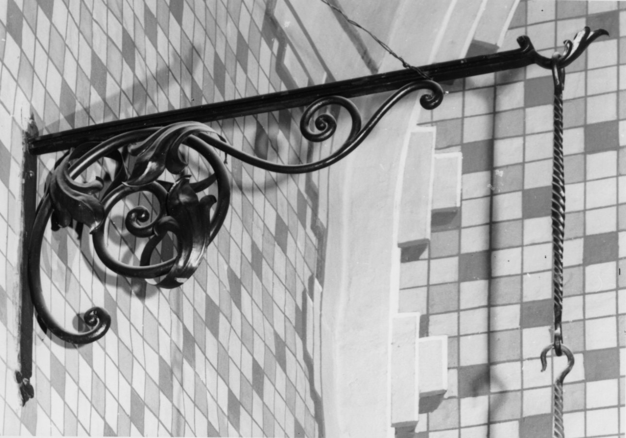 portalampade da chiesa, serie - bottega della Valle di Susa (inizio sec. XX)