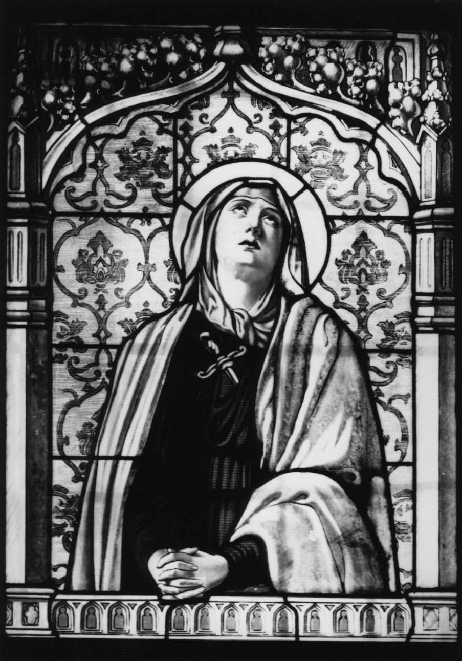 Madonna Addolorata (vetrata) di Macario Albano (prima metà sec. XX)