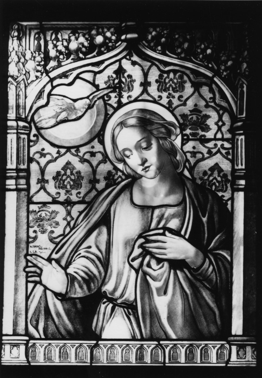 Madonna annunciata (vetrata) di Macario Albano (prima metà sec. XX)