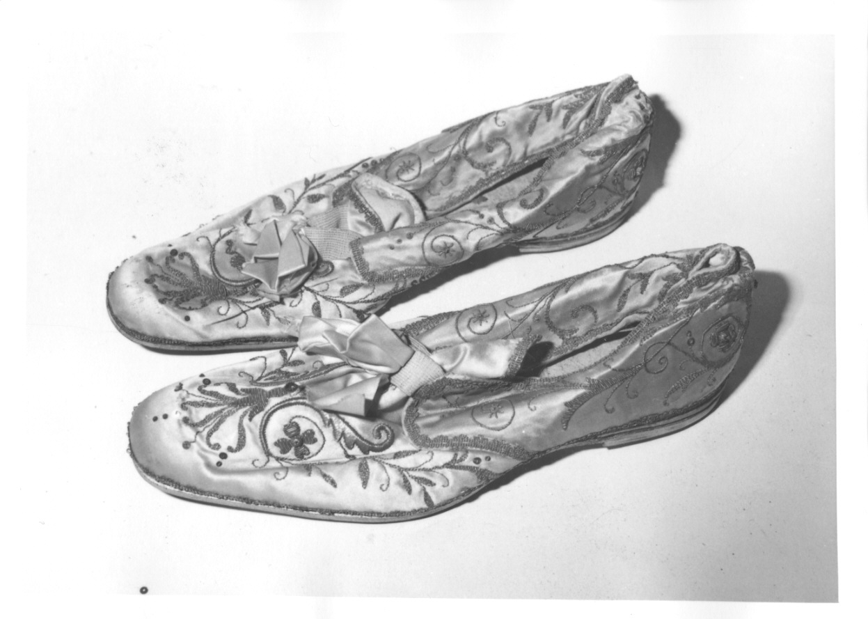 scarpa liturgica, opera isolata - manifattura italiana (metà sec. XIX)