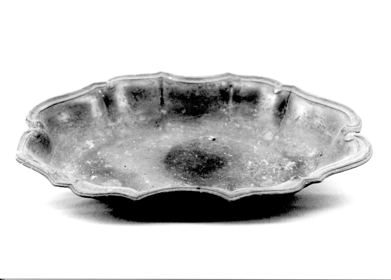 vassoio, opera isolata - bottega astigiana (?) (fine sec. XVIII)